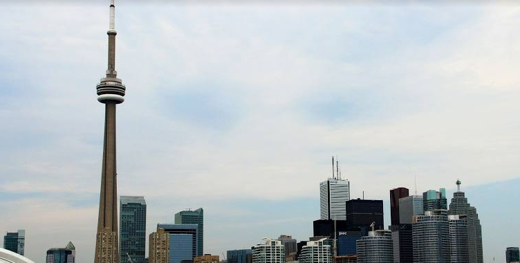 Toronto skyline with the CN Tower